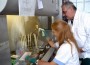 Perczel Kovács Katalin PhD hallgató és Varga Gábor, a Semmelweis Egyetem Fogorvostudományi Kar Orálbiológiai Tanszékének vezetője (fotó: MTI) Perczel Kovács Katalin PhD hallgató és Varga Gábor, a Semmelweis Egyetem Fogorvostudományi Kar Orálbiológiai Tanszékének vezetője (fotó: MTI)