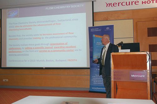 Darvas Ferenc, a Flow Chemistey Society elnöke