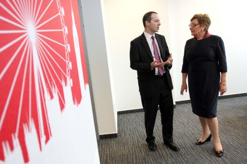 Ian Livingston, brit kereskedelemfejlesztési és befektetés-ösztönzési államtitkár és Németh Lászlóné fejlesztési miniszter (Fotó: Innoportal.hu)